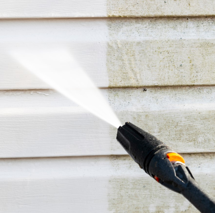 Pressure washing vinyl siding